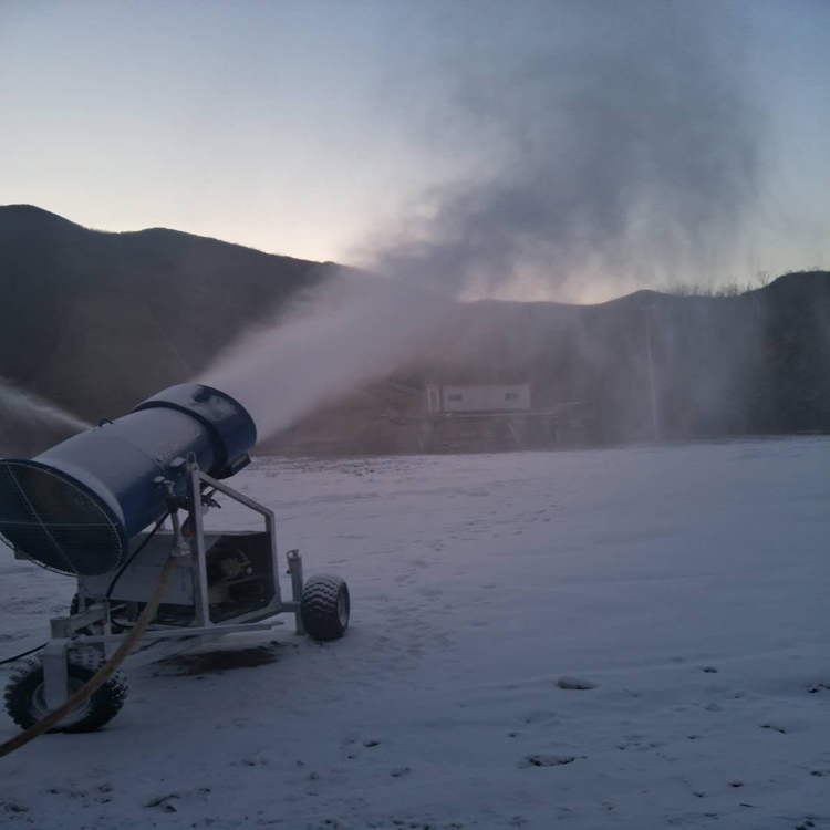 造雪機 造雪機